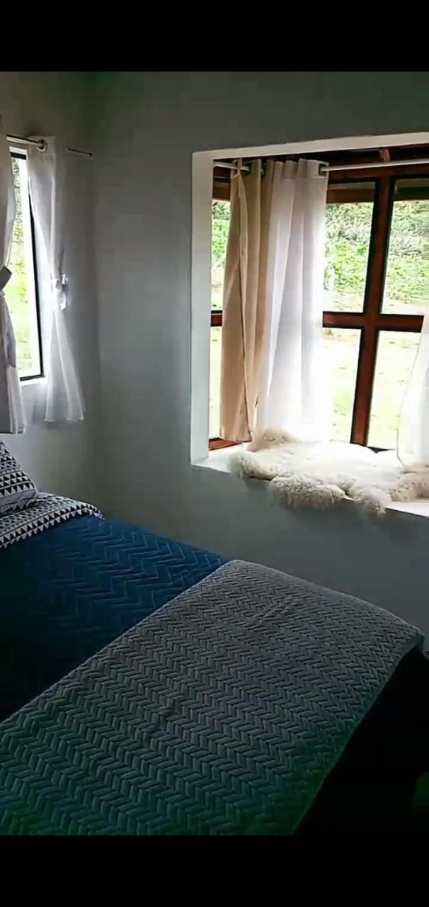 Chale Com Vidros E Hidromassagem Villa Sao Bento do Sapucai Exterior photo